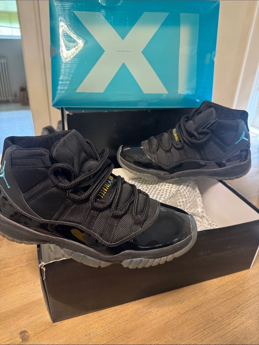 Jordan Retro 11 Gamma Sneakers